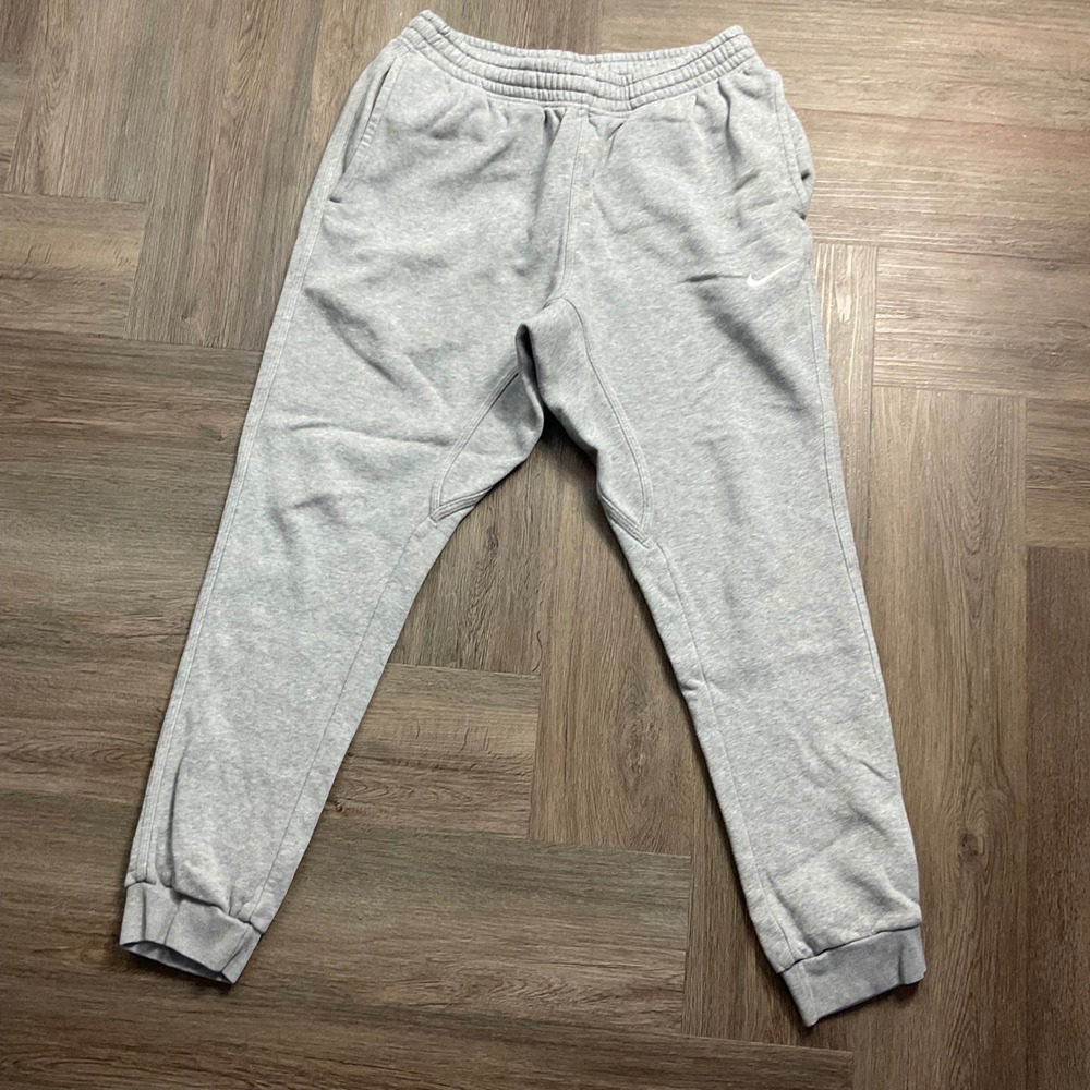 Nike Club Fleece Joggers Sweatpants Mens Medium Heather Gray Tapered 826431-063